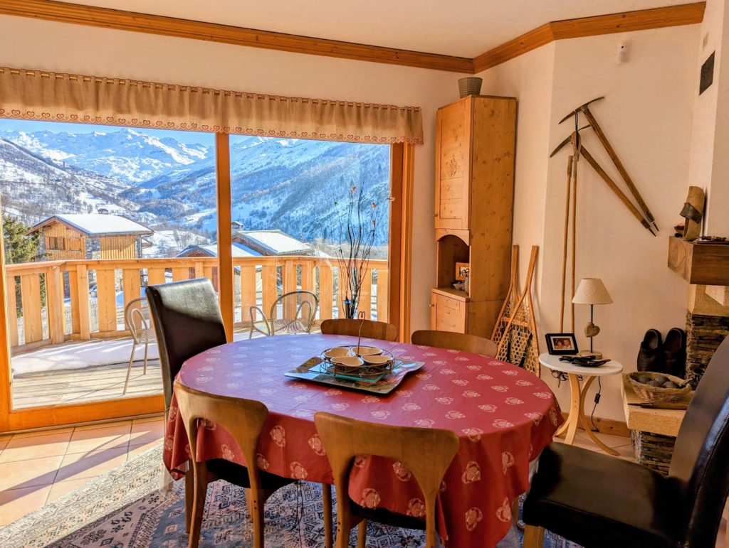 Living area chalet alp access to the balcony