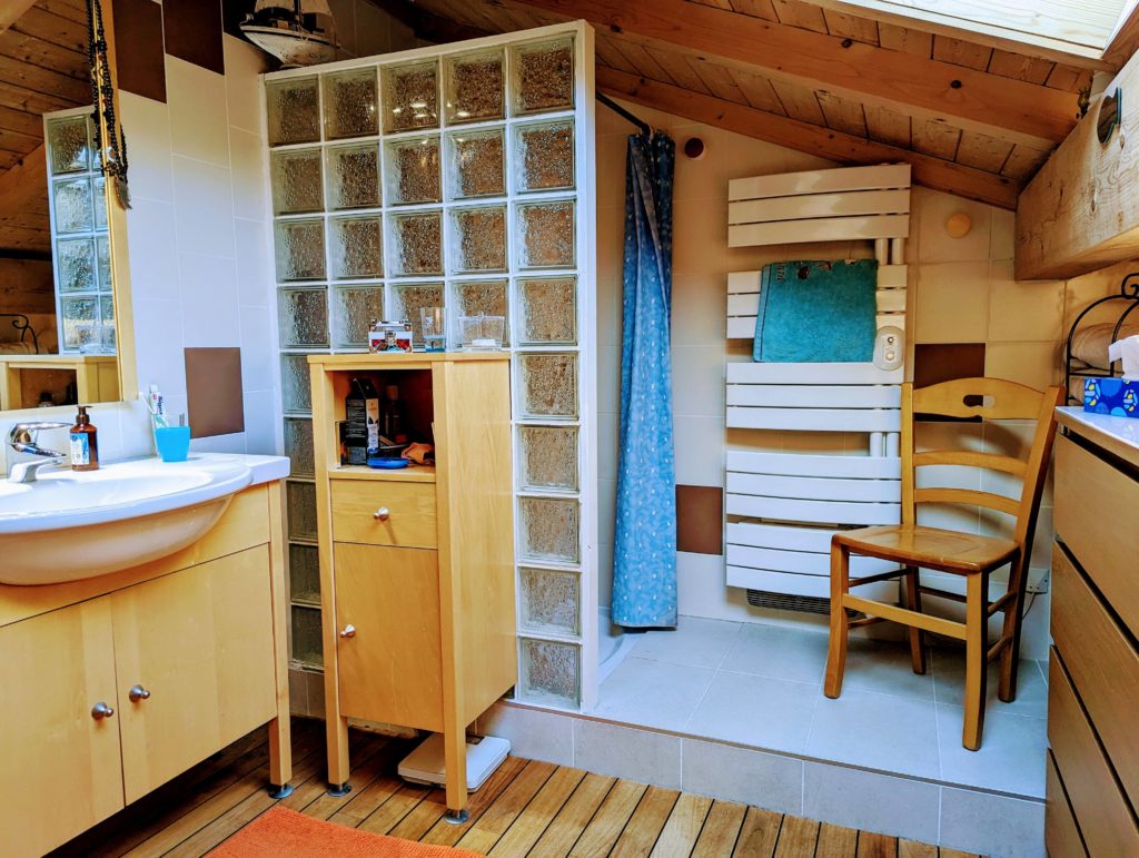 bathroom chalet alp